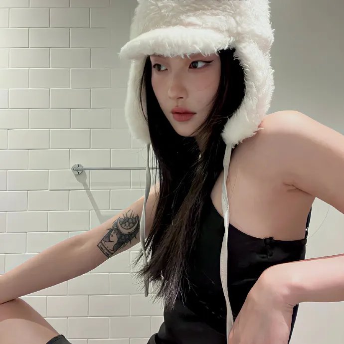 美女蛇岛求生